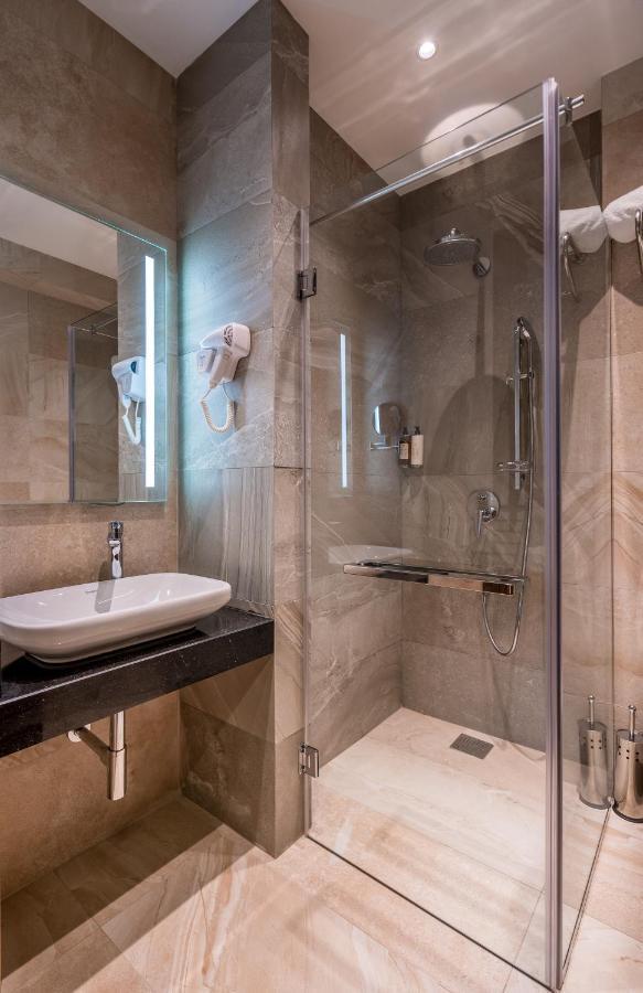 Superior Double or Twin Room,1174702758:JPEG